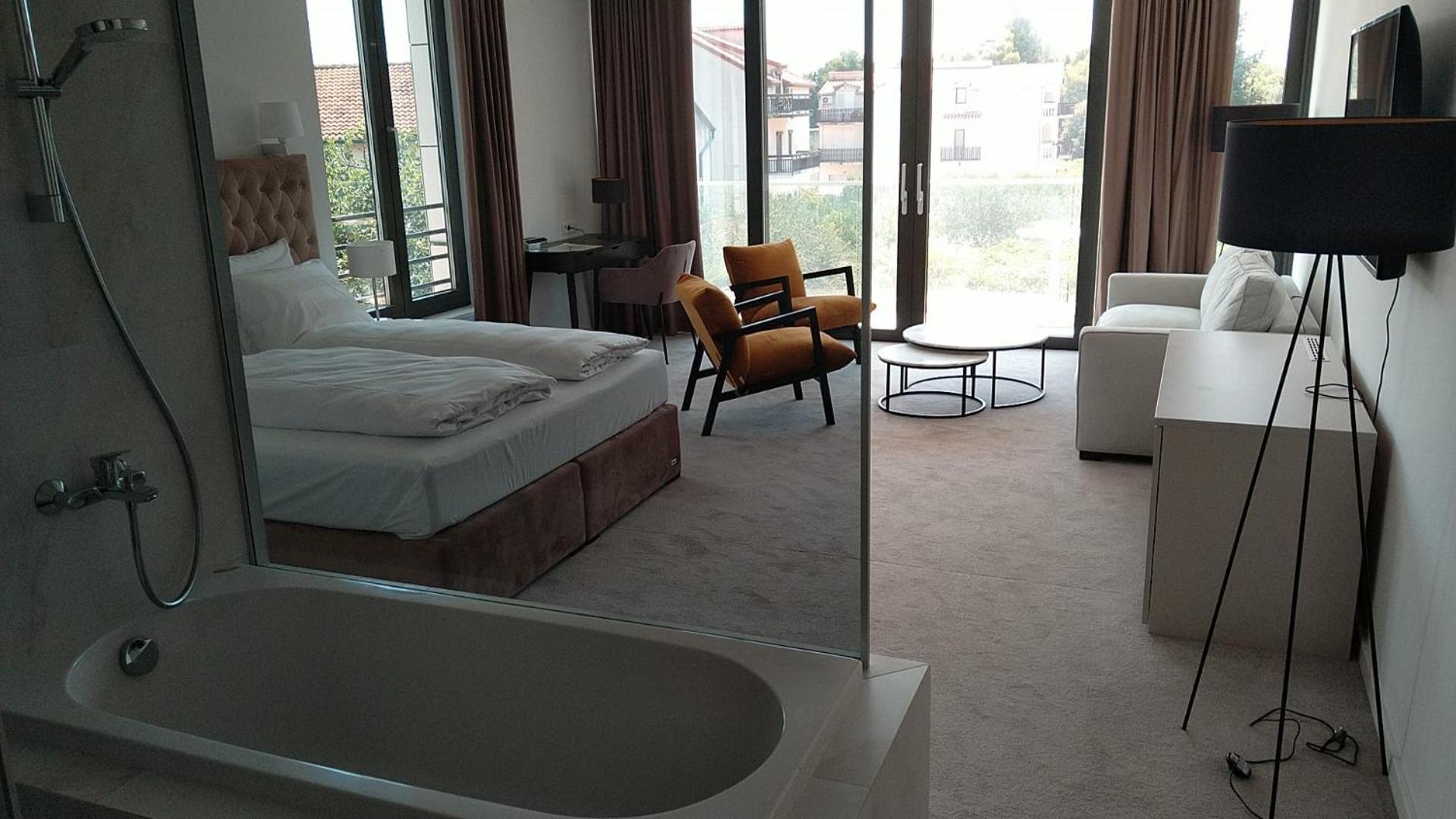 Hotel Oscar Каштела Екстер'єр фото